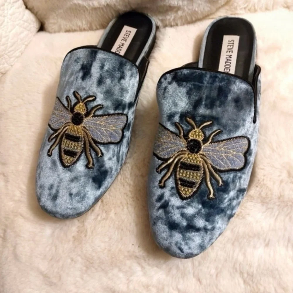 Steve Madden Blue Velvet Bee Embroidered Mule Loafers Size 8 - Picture 2 of 4
